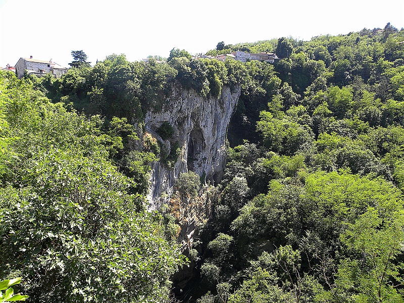 istria2009 701.jpg - Pazin - urwisko nad Fojba